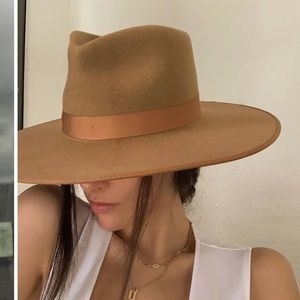 Lack of color/colour teak rancher size m